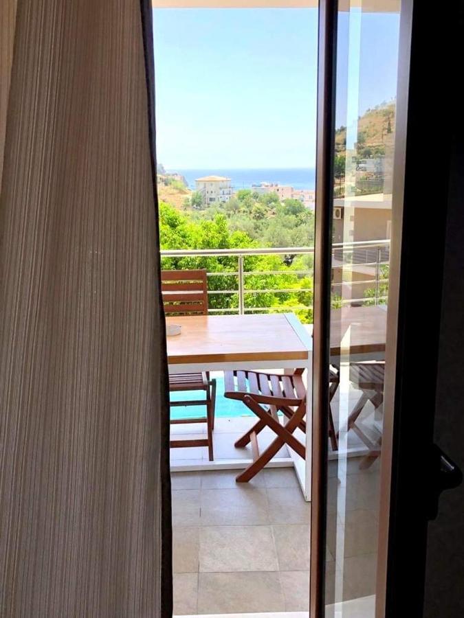 Spyridoula'S Guest House Himare Exterior photo
